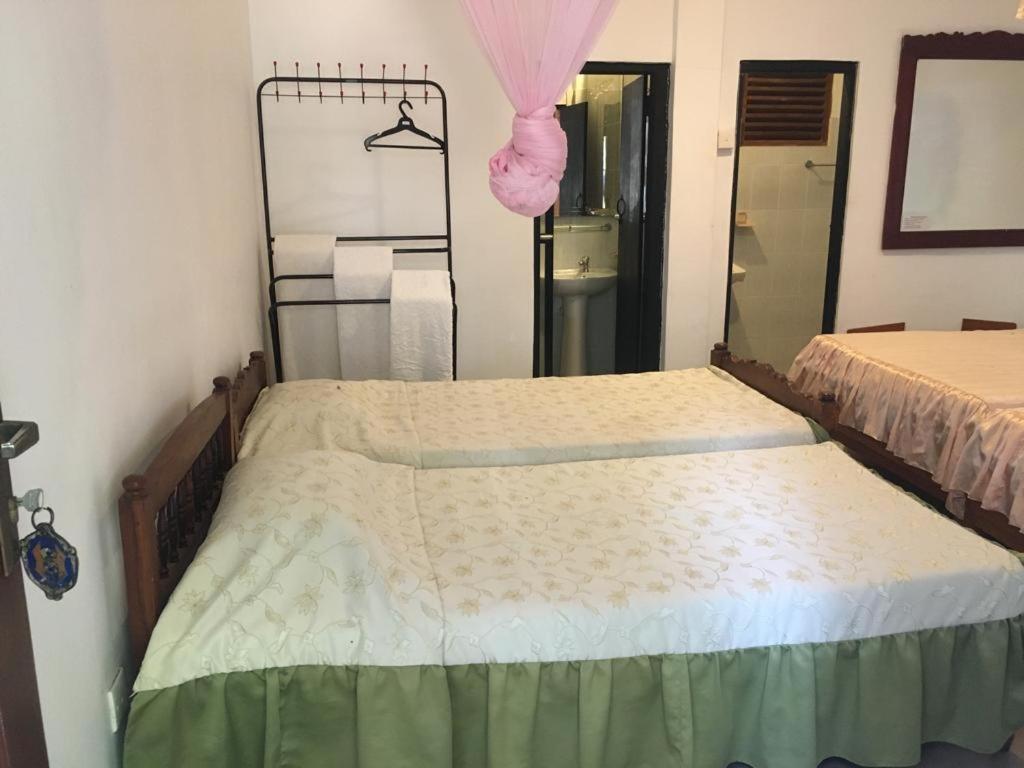 Hotel Shalini Anuradhapura Kamer foto