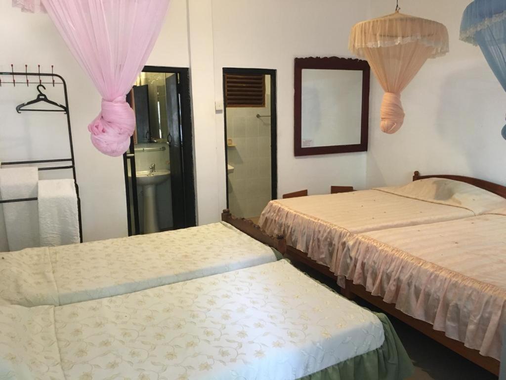 Hotel Shalini Anuradhapura Kamer foto