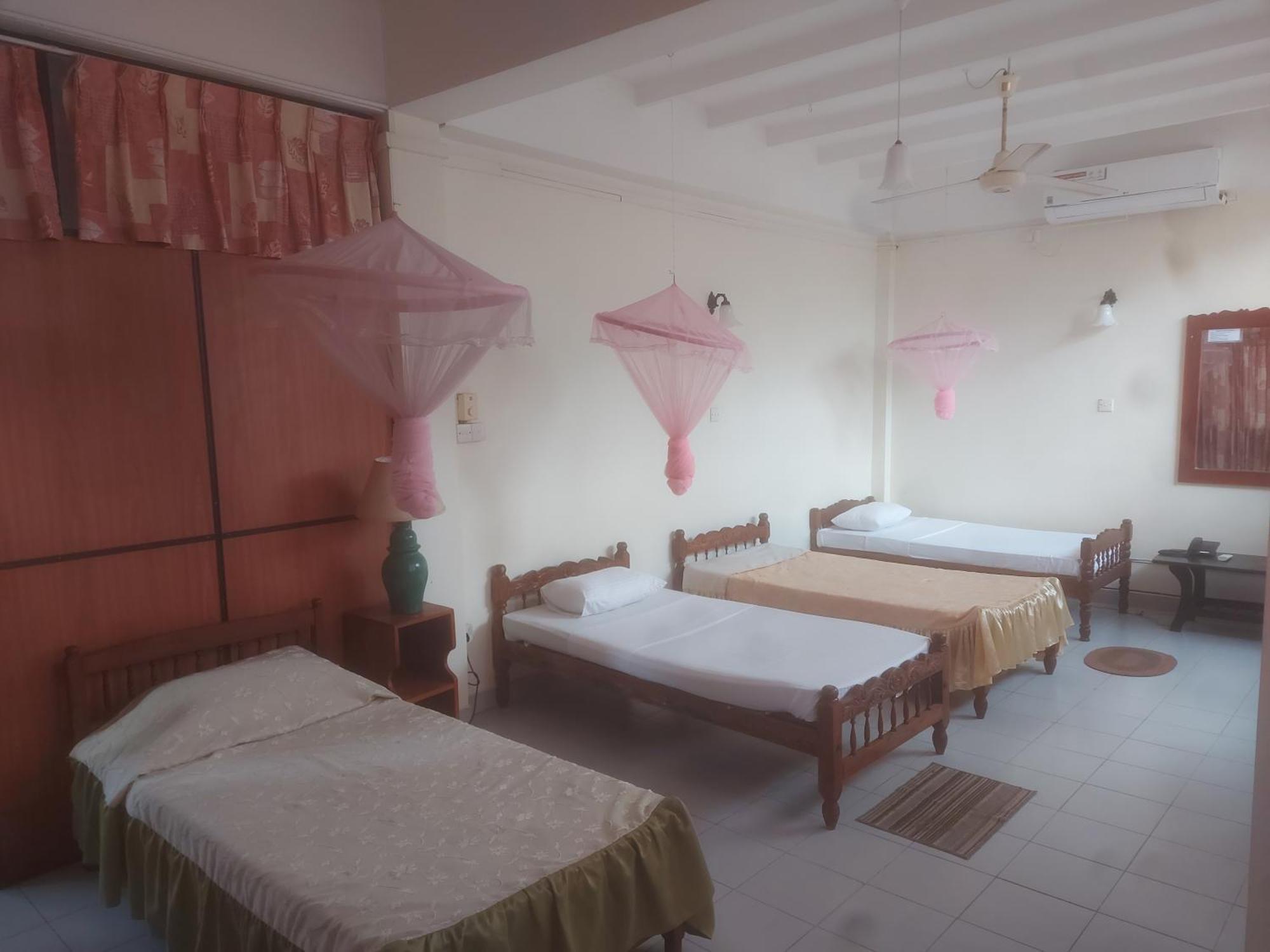 Hotel Shalini Anuradhapura Kamer foto